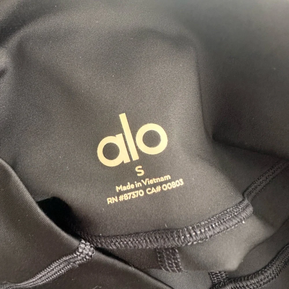 ALO Yoga Jet Black Performance Leggings - Picture 2 of 2